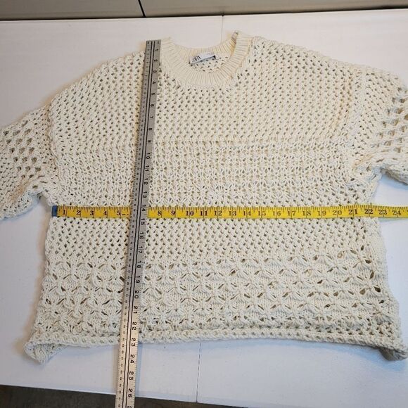 Zara The Bucket List Cream Loose Knot Boxy Sweater Women's Size Medium - Picture 7 of 9